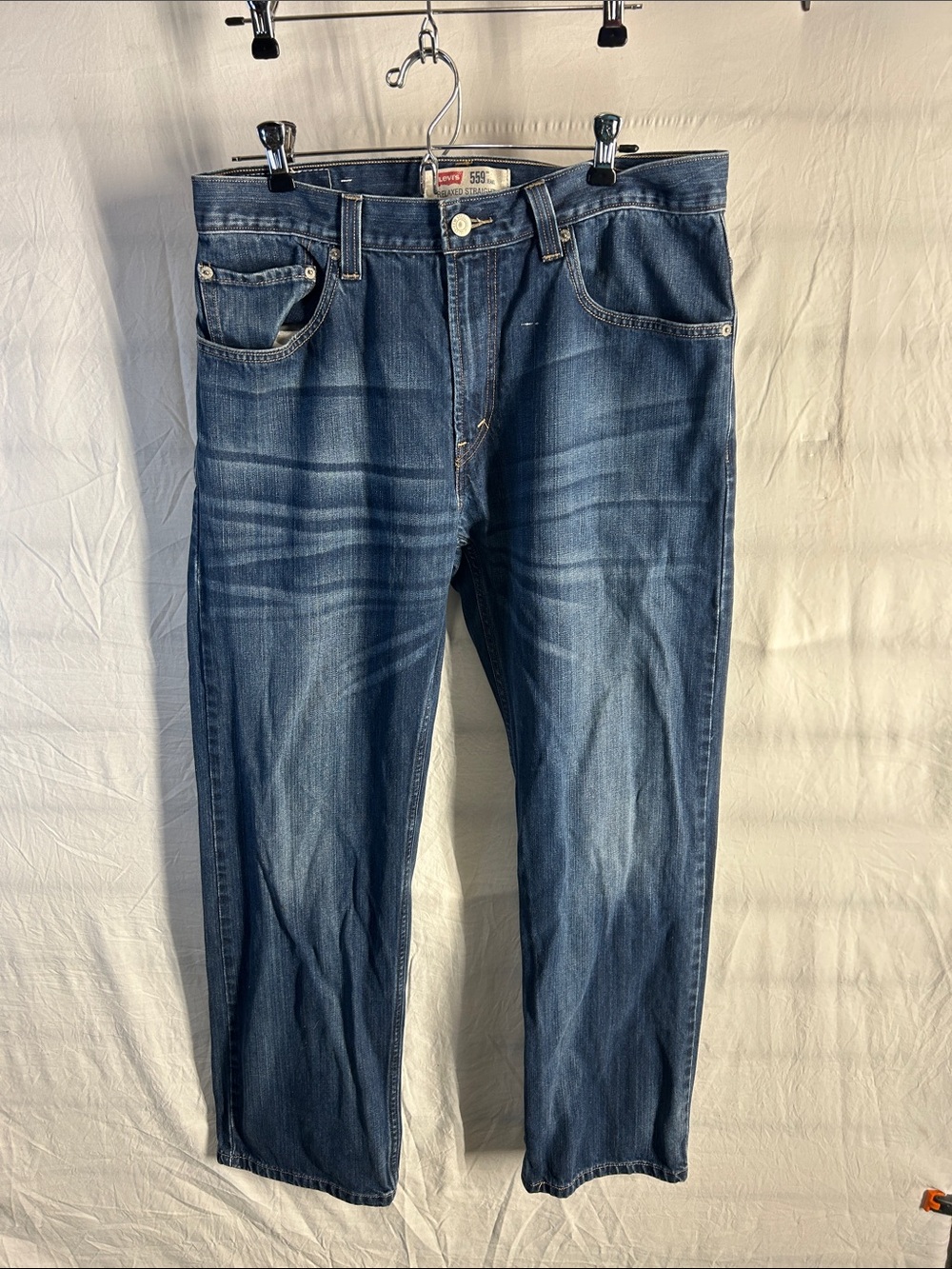 Levi's Men's Straight Jeans in Medium Blue Wash